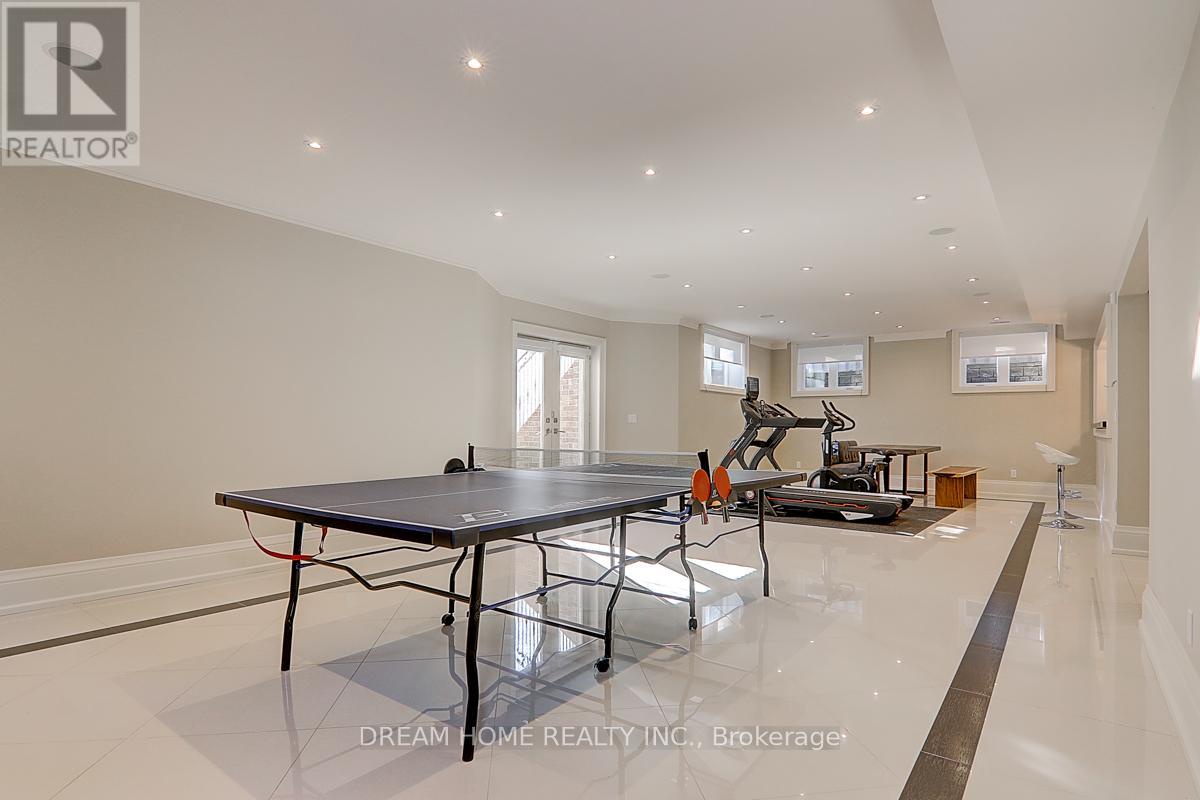 225 Dunforest Avenue, Toronto (willowdale East), Ontario