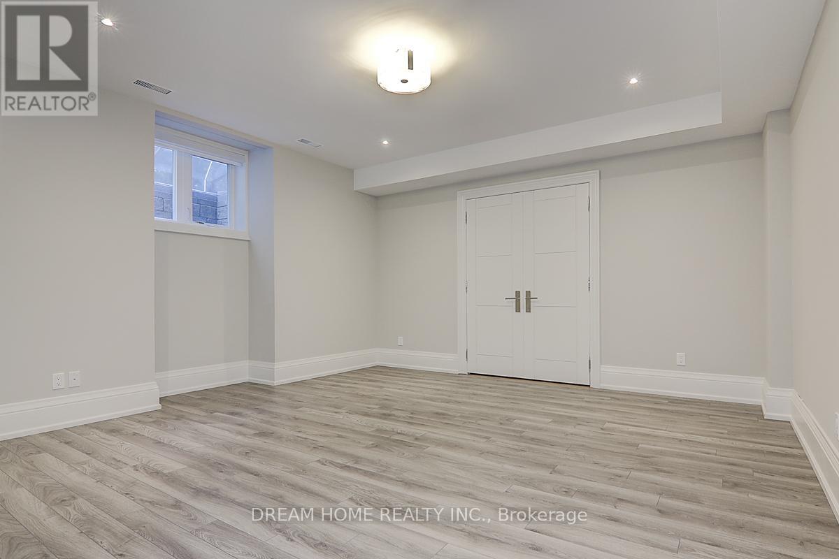 225 Dunforest Avenue, Toronto (willowdale East), Ontario