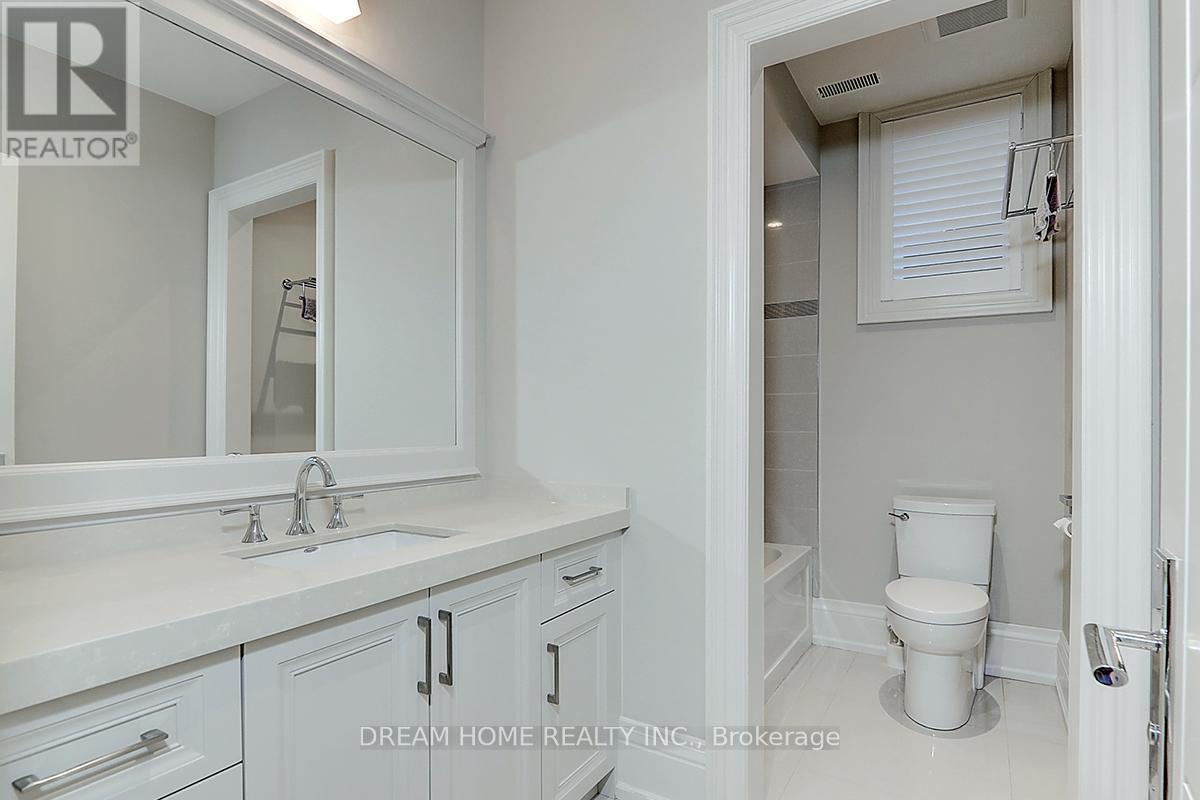 225 Dunforest Avenue, Toronto (willowdale East), Ontario