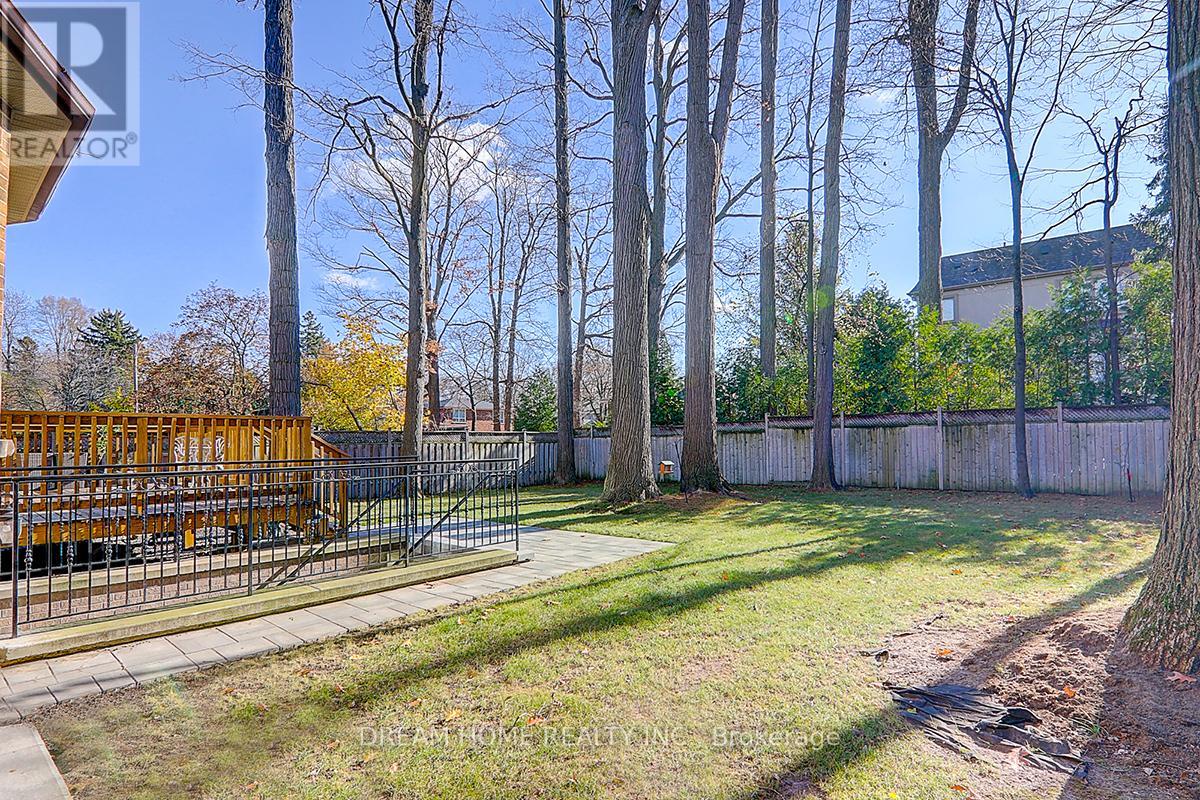 225 Dunforest Avenue, Toronto (willowdale East), Ontario