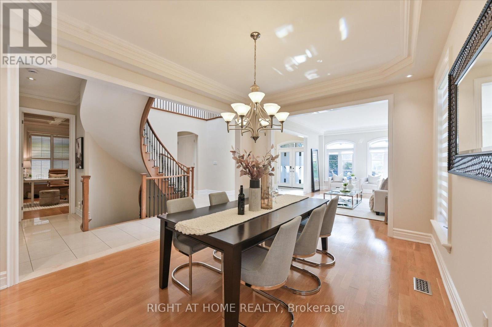 154 Charlton Boulevard, Toronto (newtonbrook West), Ontario