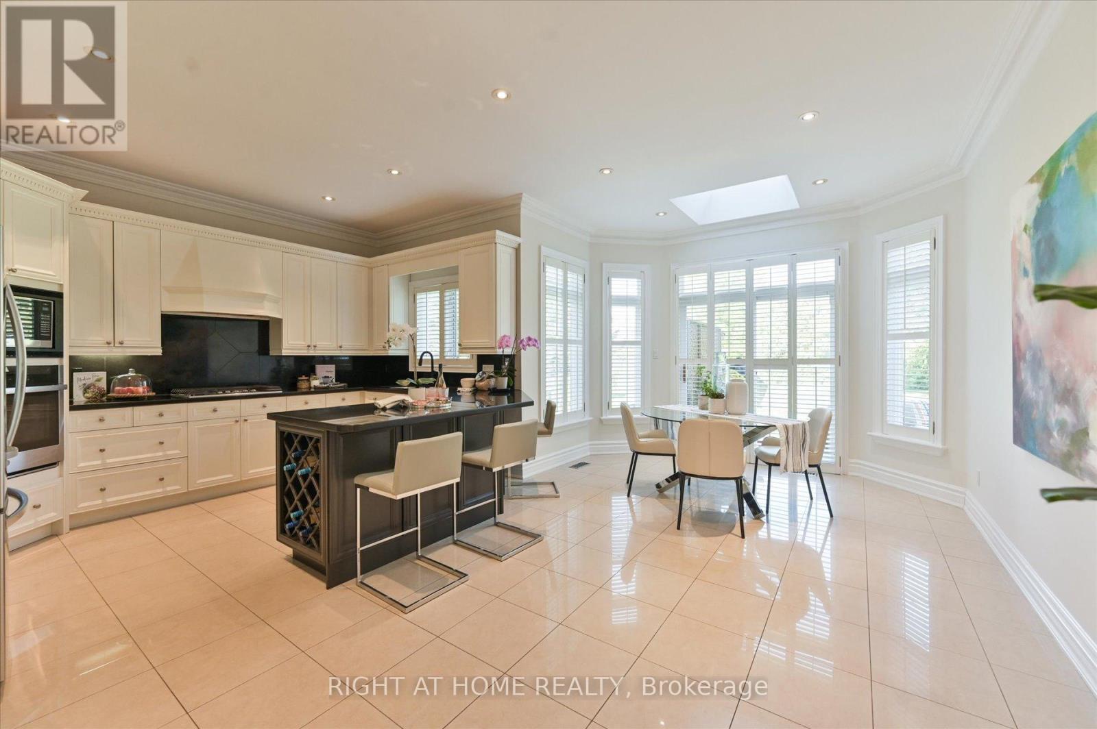 154 Charlton Boulevard, Toronto (newtonbrook West), Ontario