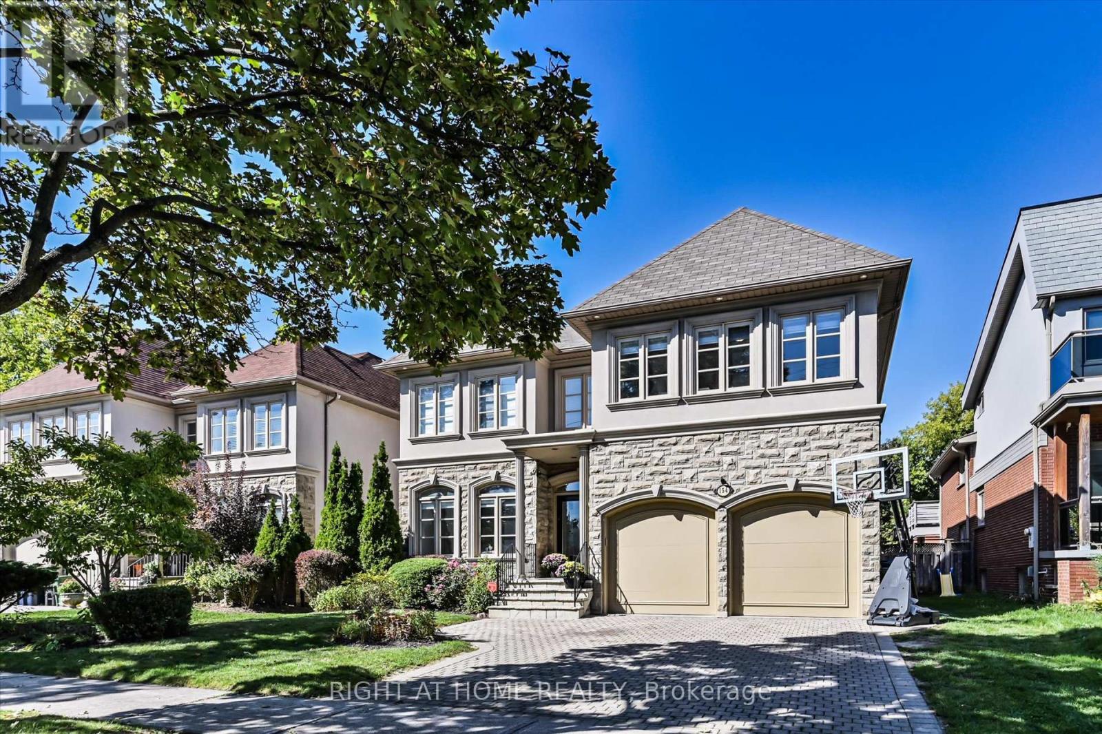 154 Charlton Boulevard, Toronto (newtonbrook West), Ontario