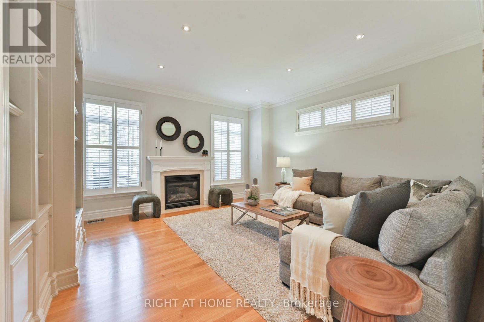 154 Charlton Boulevard, Toronto (newtonbrook West), Ontario