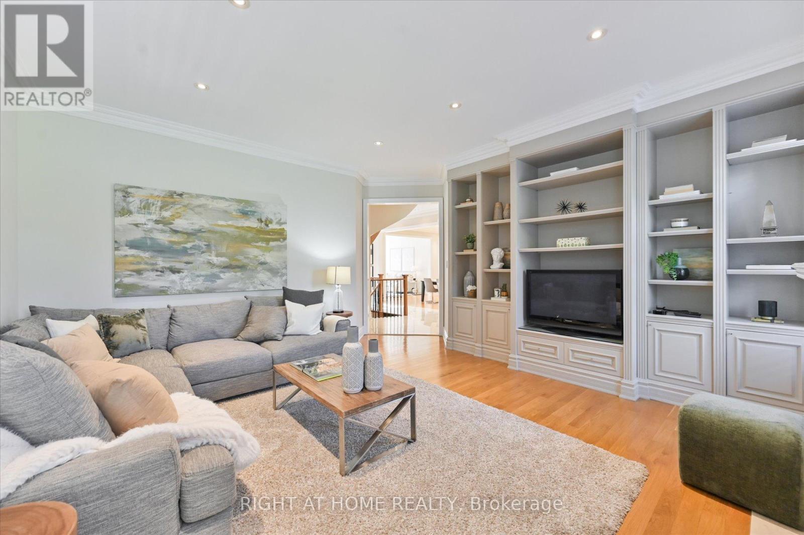 154 Charlton Boulevard, Toronto (newtonbrook West), Ontario