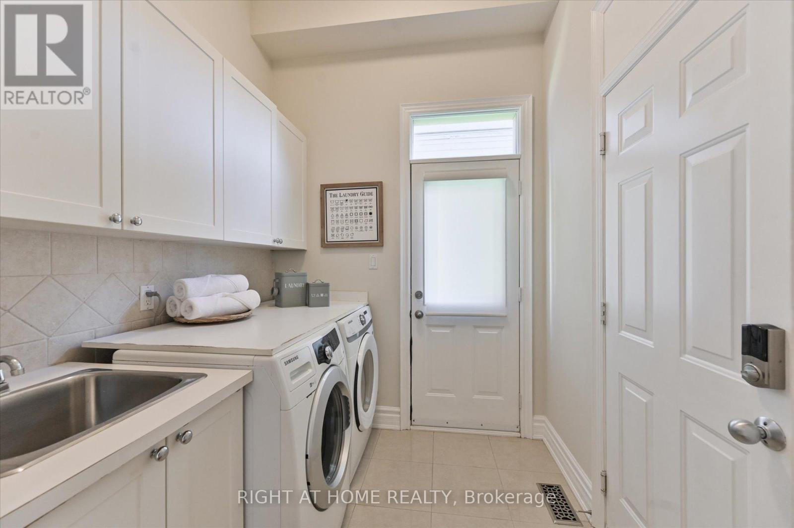 154 Charlton Boulevard, Toronto (newtonbrook West), Ontario