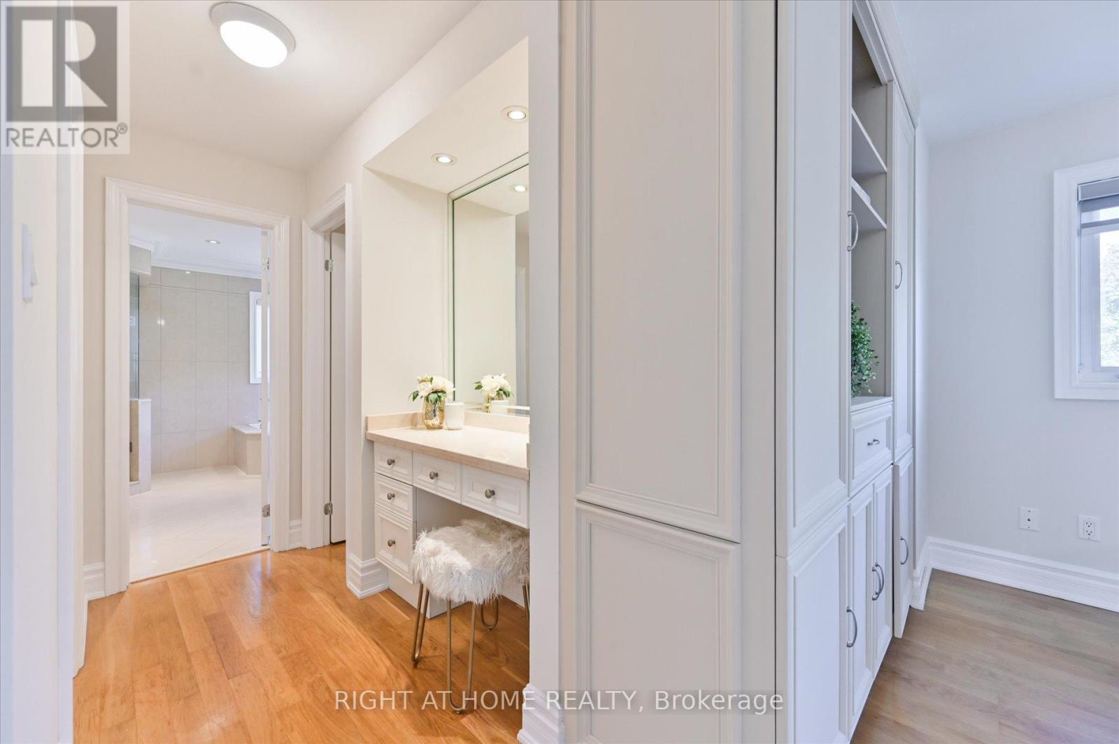 154 Charlton Boulevard, Toronto (newtonbrook West), Ontario