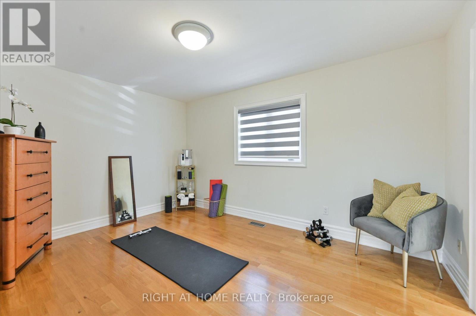 154 Charlton Boulevard, Toronto (newtonbrook West), Ontario