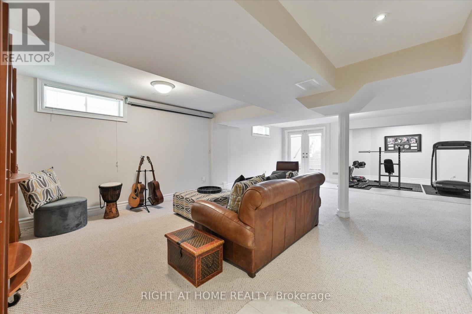 154 Charlton Boulevard, Toronto (newtonbrook West), Ontario