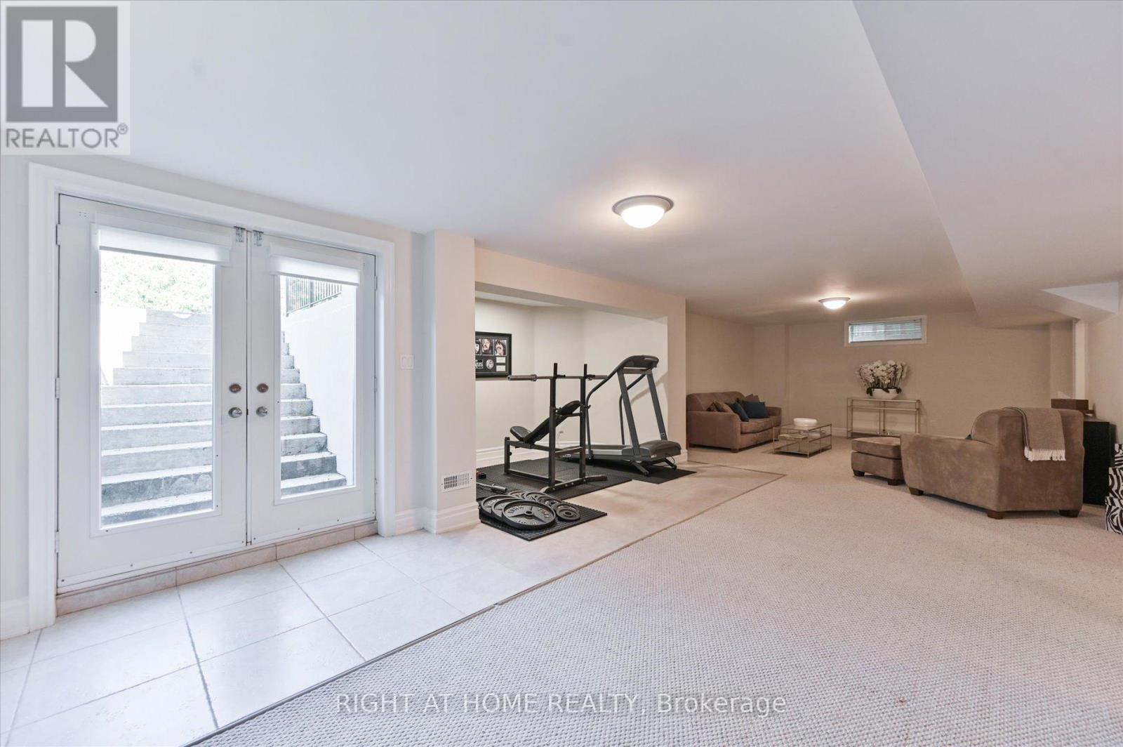 154 Charlton Boulevard, Toronto (newtonbrook West), Ontario