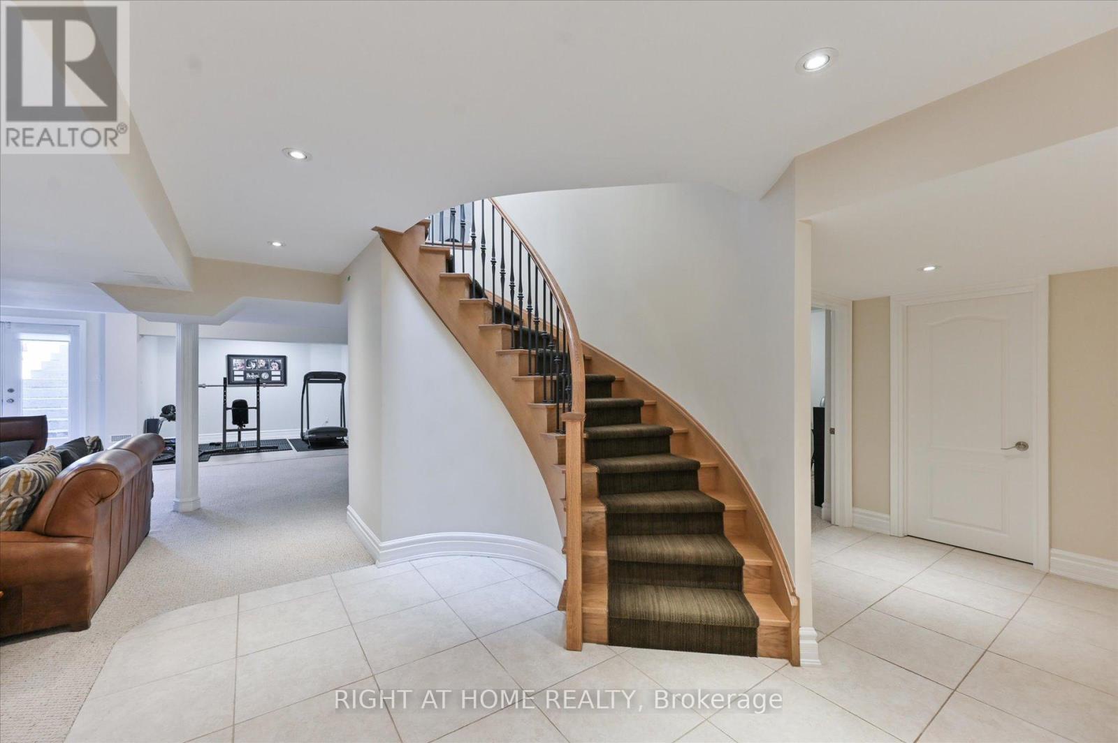 154 Charlton Boulevard, Toronto (newtonbrook West), Ontario