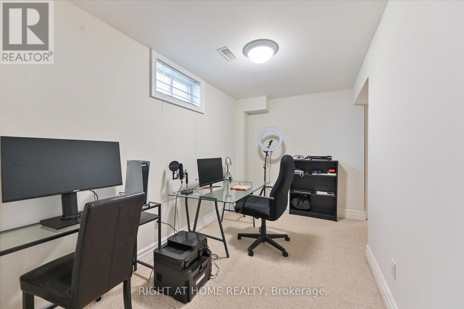 154 Charlton Boulevard, Toronto (newtonbrook West), Ontario