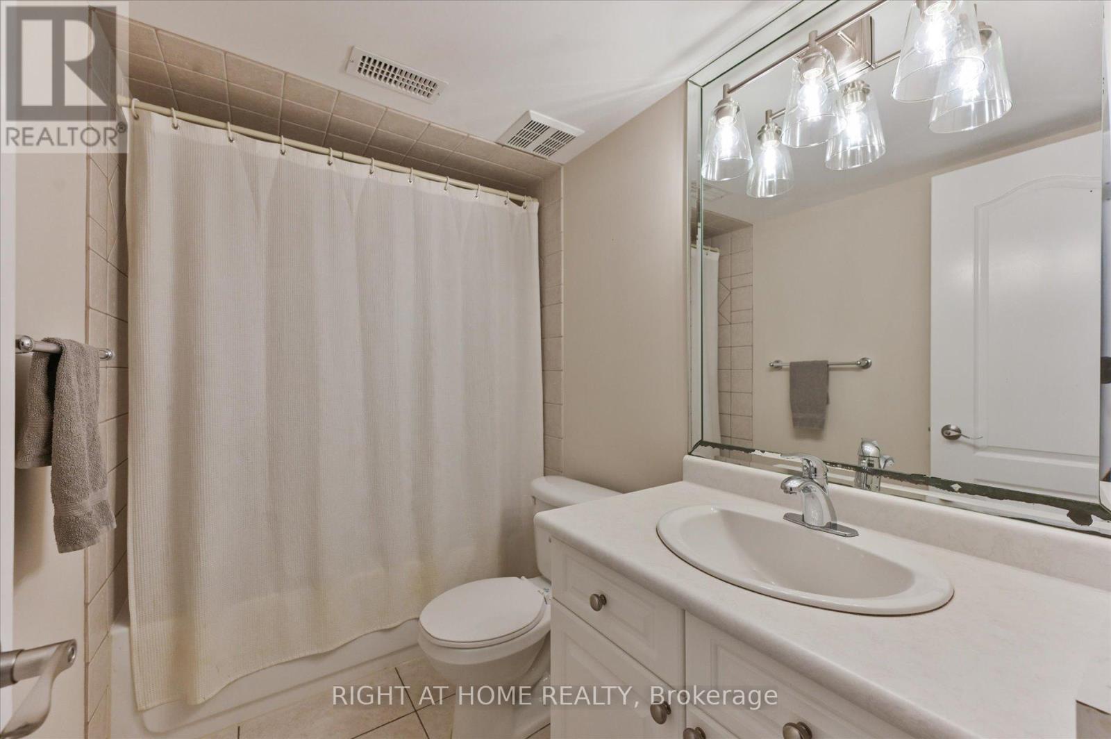 154 Charlton Boulevard, Toronto (newtonbrook West), Ontario