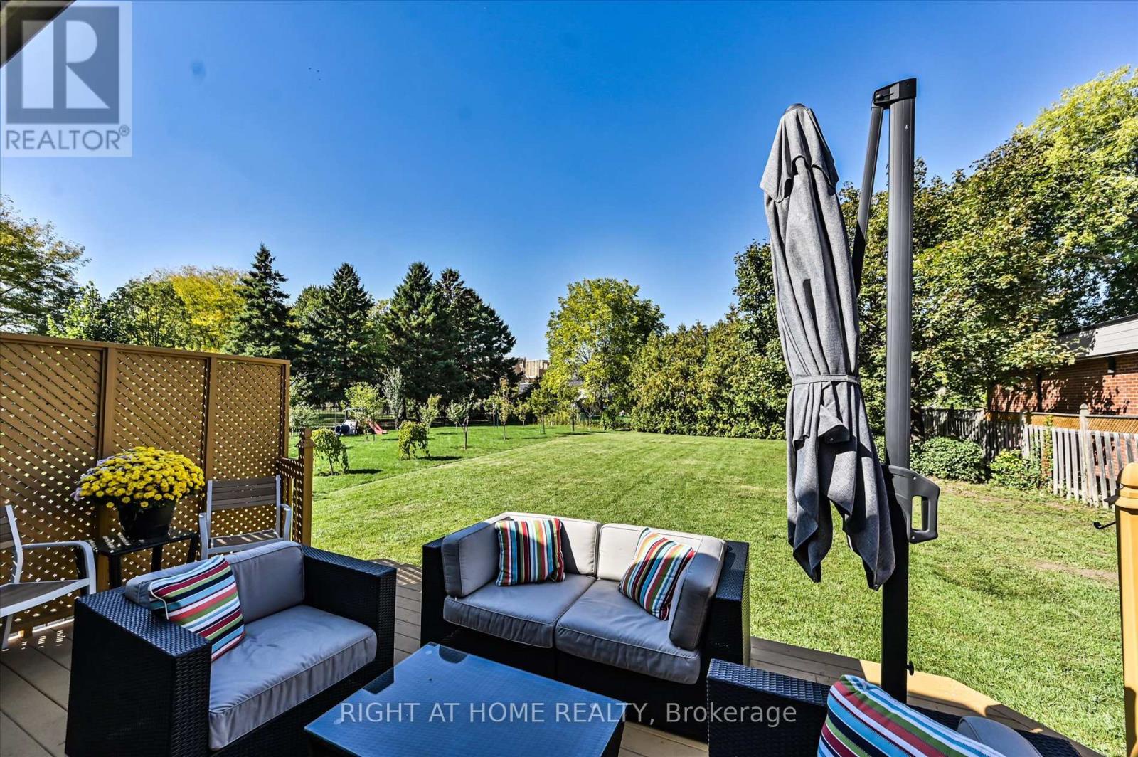 154 Charlton Boulevard, Toronto (newtonbrook West), Ontario