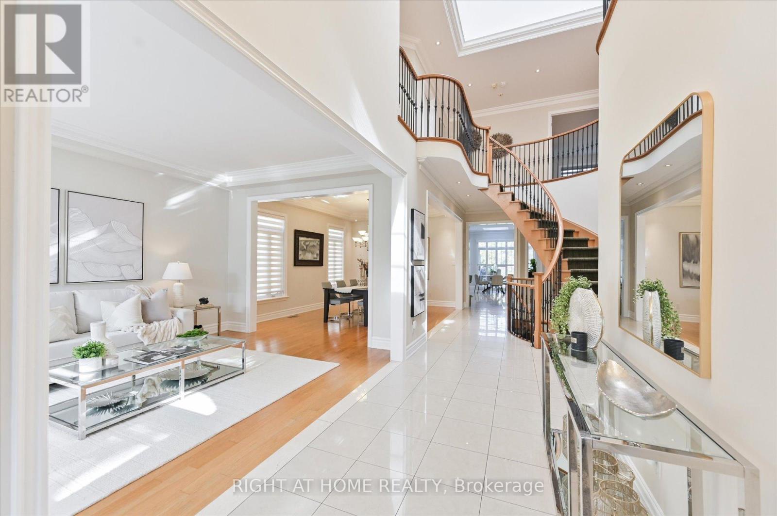 154 Charlton Boulevard, Toronto (newtonbrook West), Ontario