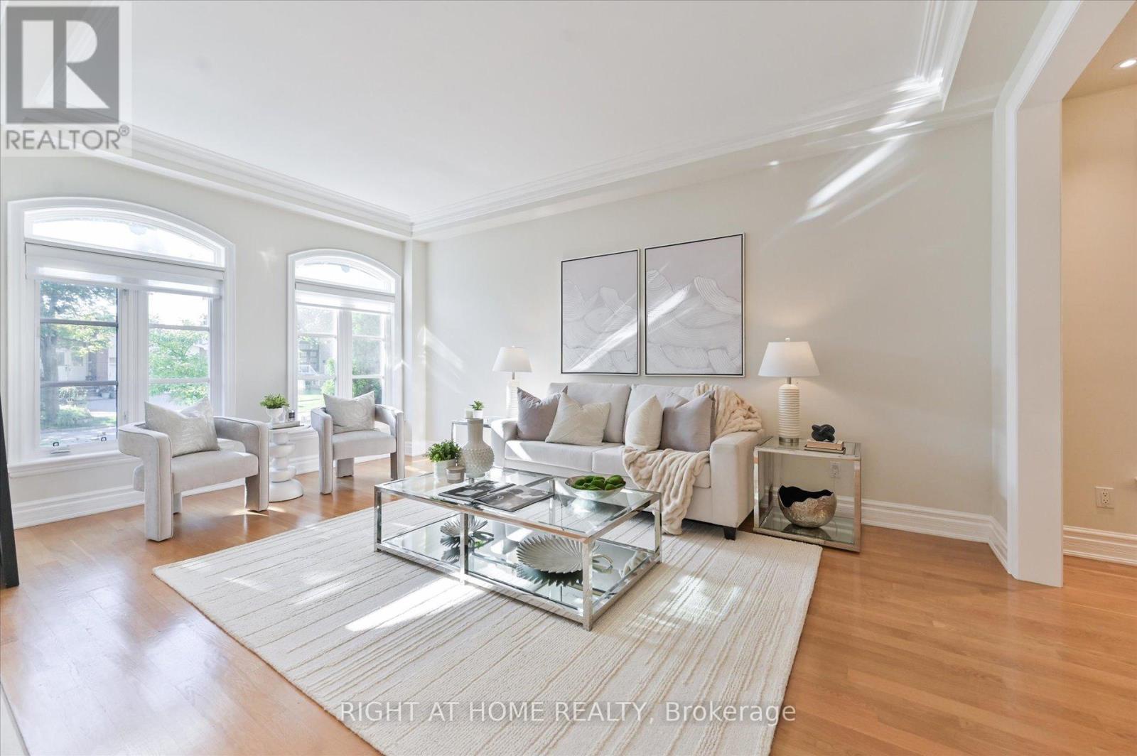 154 Charlton Boulevard, Toronto (newtonbrook West), Ontario