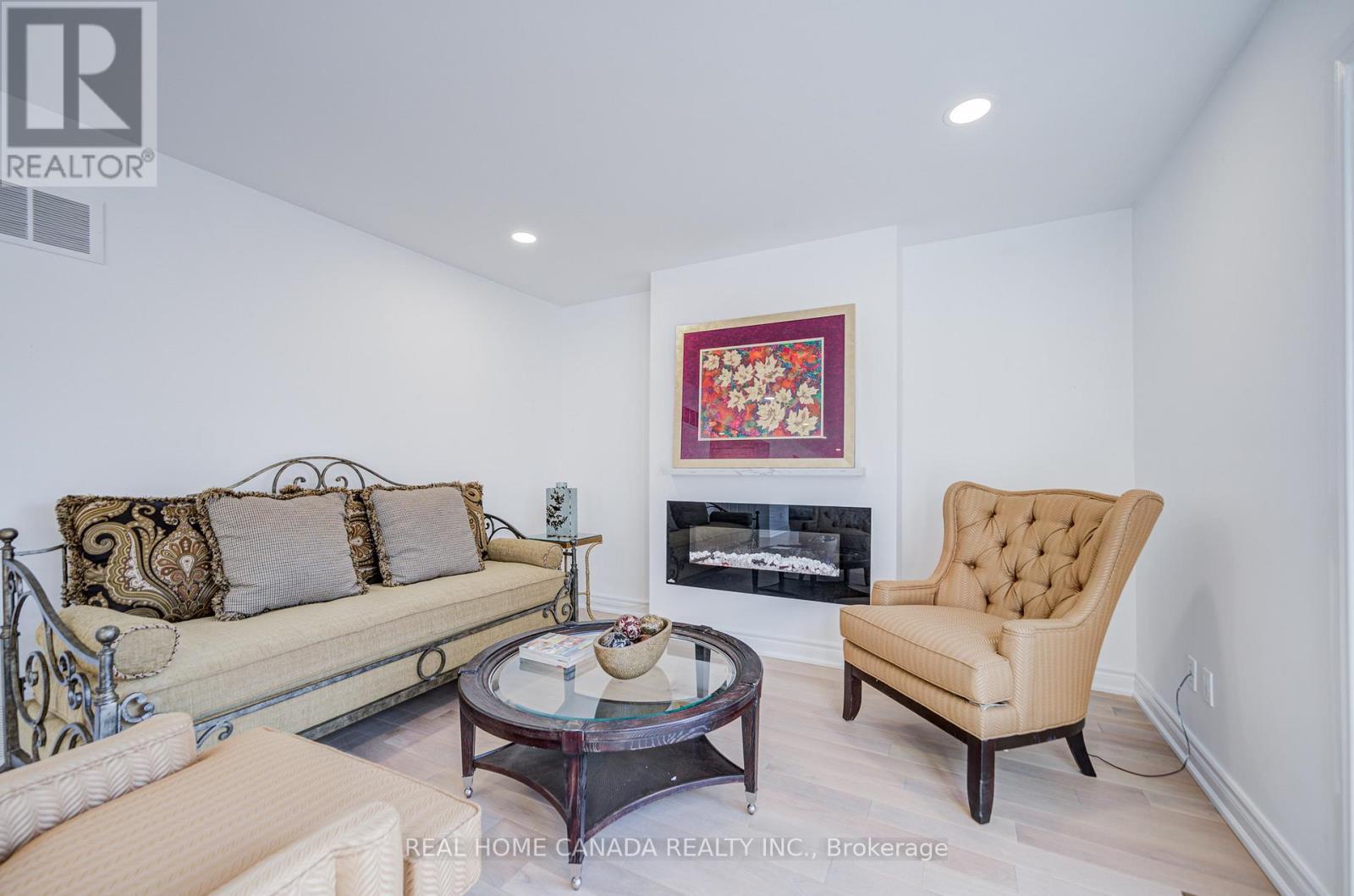 20 Saddletree Drive, Toronto (bayview Woods-steeles), Ontario