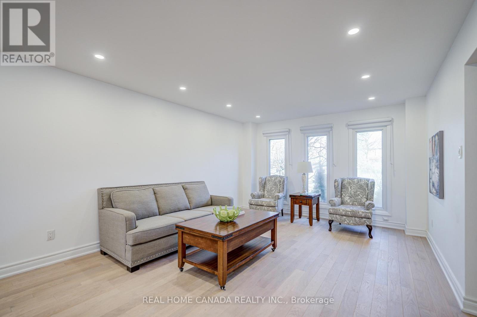 20 Saddletree Drive, Toronto (bayview Woods-steeles), Ontario