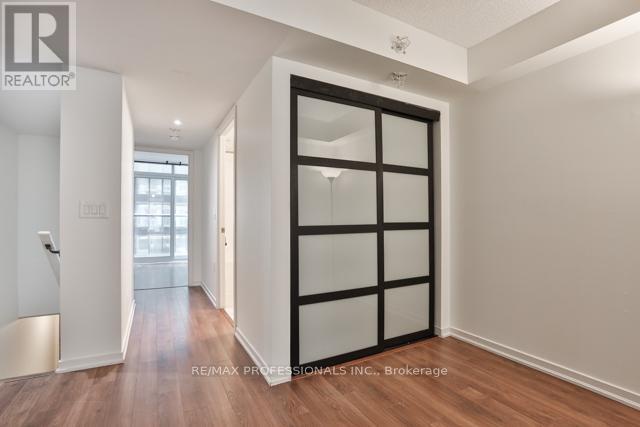 1007e - 36 Lisgar Street, Toronto (little Portugal), Ontario