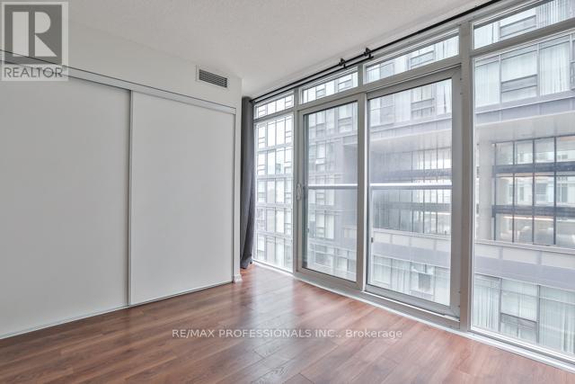 1007e - 36 Lisgar Street, Toronto (little Portugal), Ontario