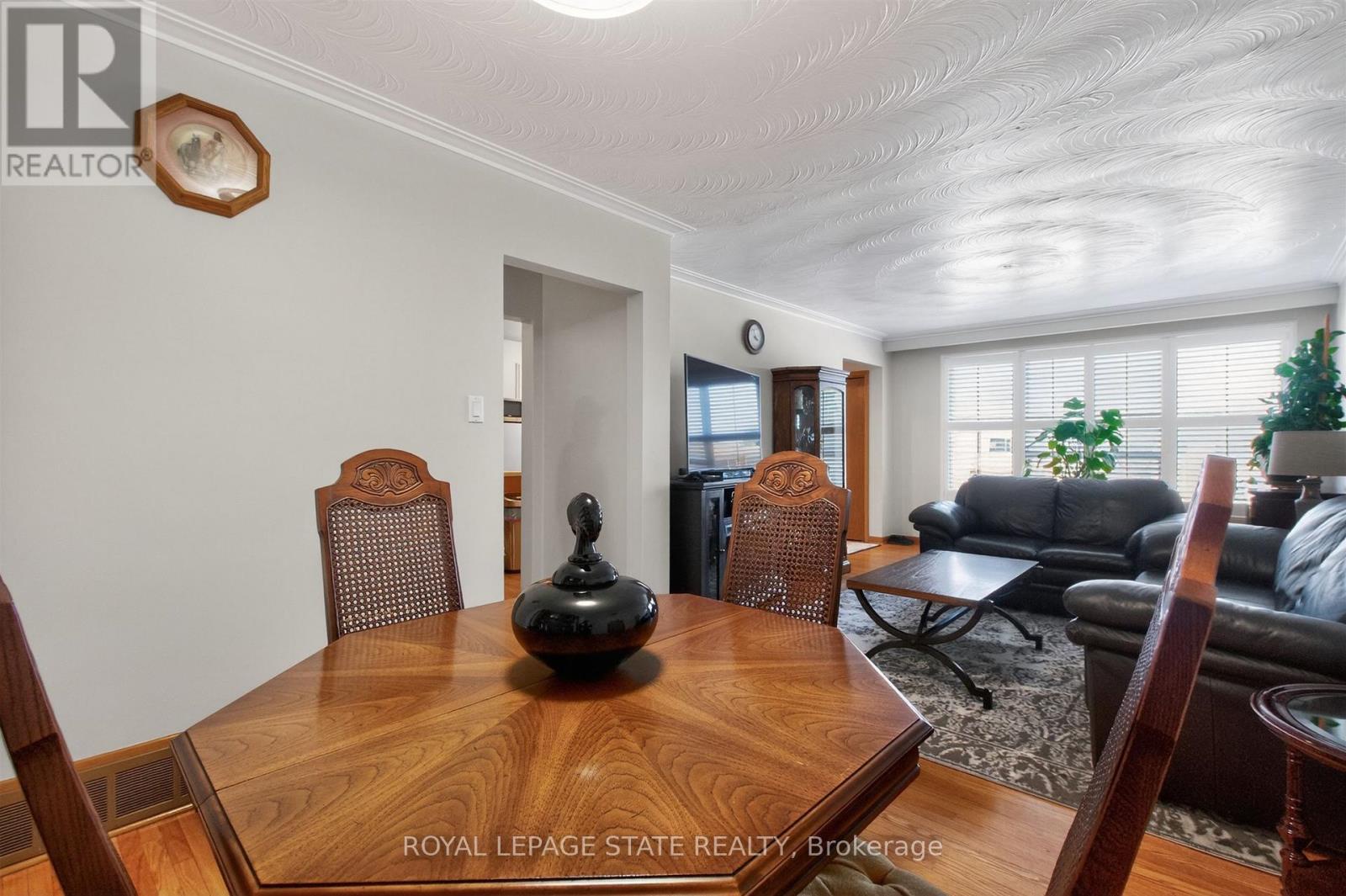 57 Starview Drive, Toronto (humberlea-pelmo Park), Ontario