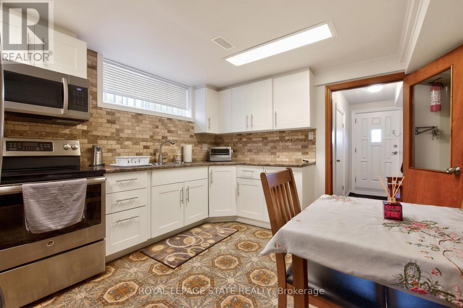 57 Starview Drive, Toronto (humberlea-pelmo Park), Ontario