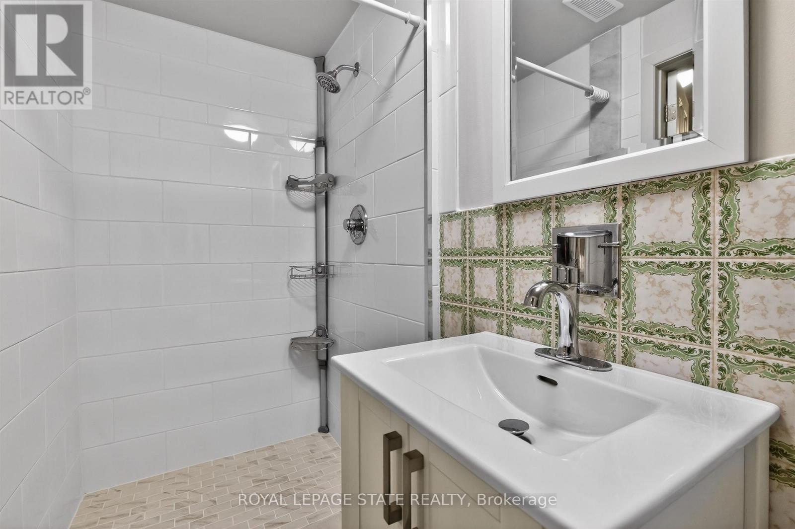 57 Starview Drive, Toronto (humberlea-pelmo Park), Ontario