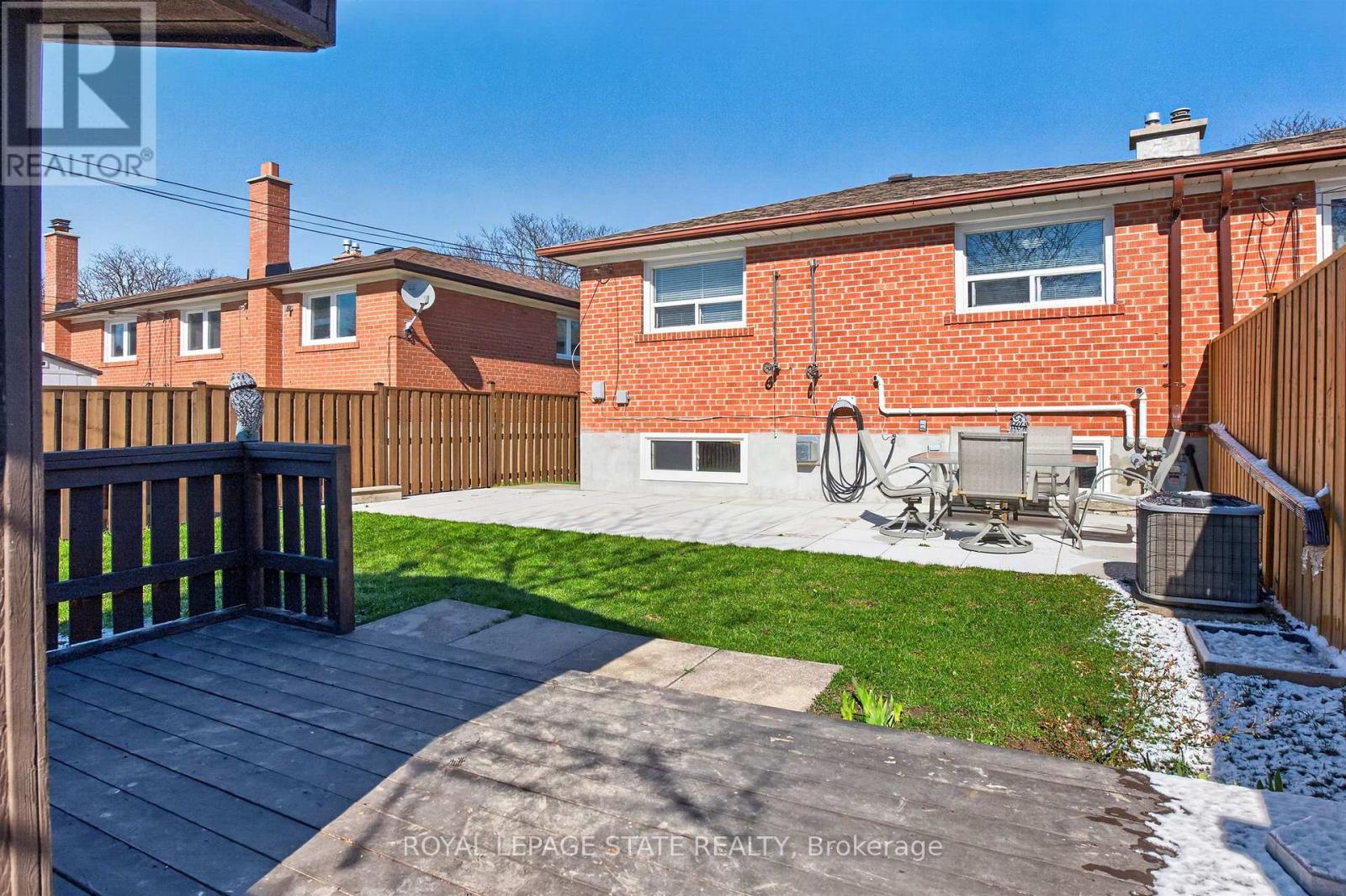 57 Starview Drive, Toronto (humberlea-pelmo Park), Ontario