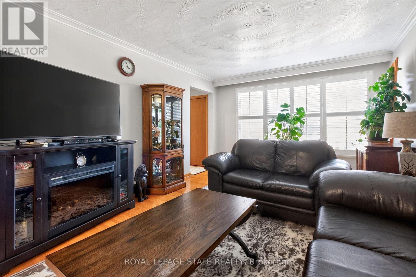 57 Starview Drive, Toronto (humberlea-pelmo Park), Ontario