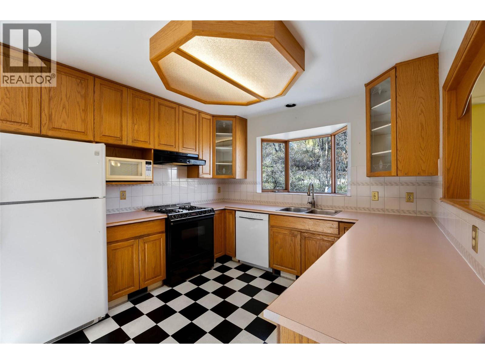 211 Connaught Road, Kamloops, British Columbia
