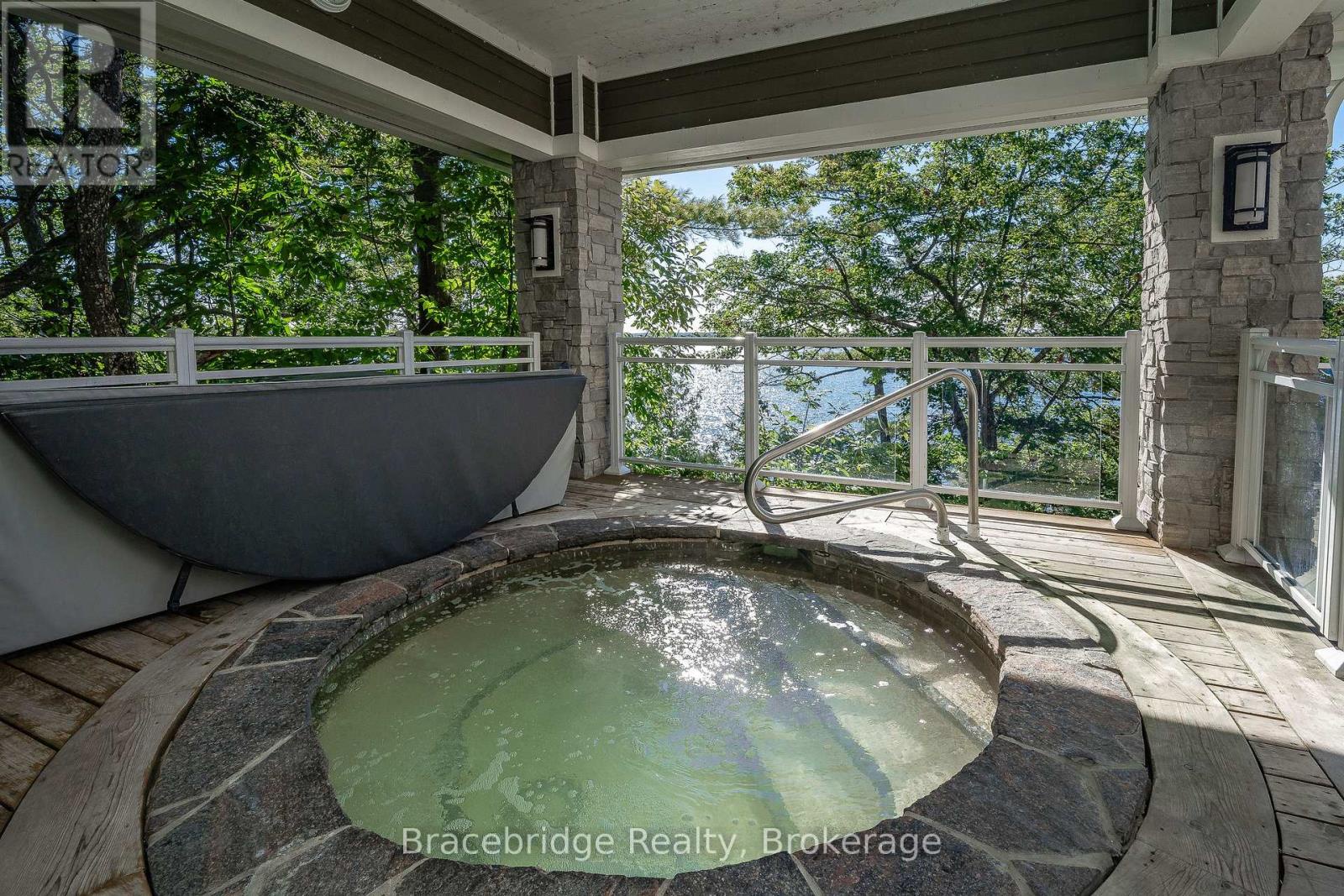 G103-d2 - 1869 Muskoka Road 118 Highway W, Muskoka Lakes (monck (muskoka Lakes)), Ontario