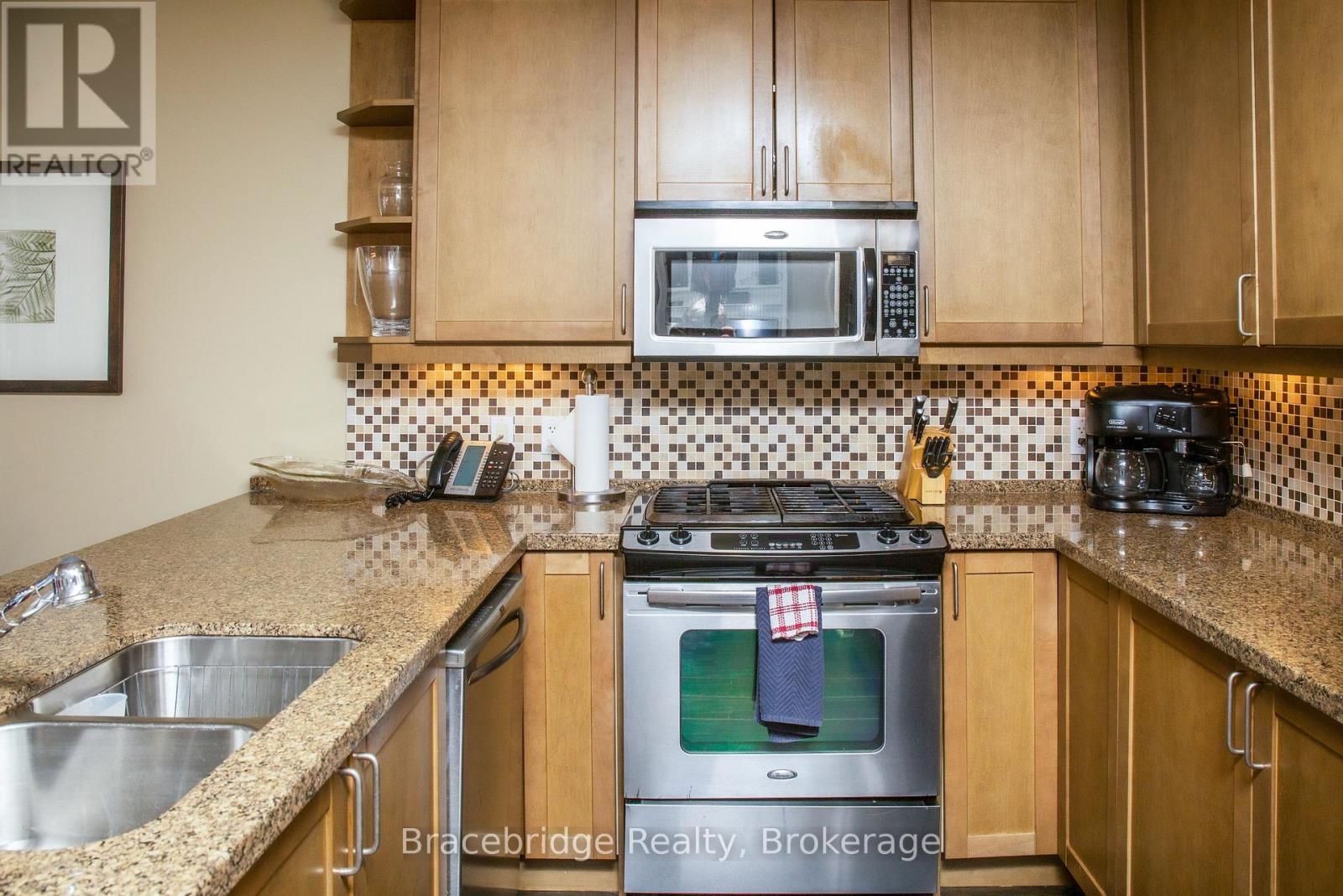 G103-d2 - 1869 Muskoka Road 118 Highway W, Muskoka Lakes (monck (muskoka Lakes)), Ontario