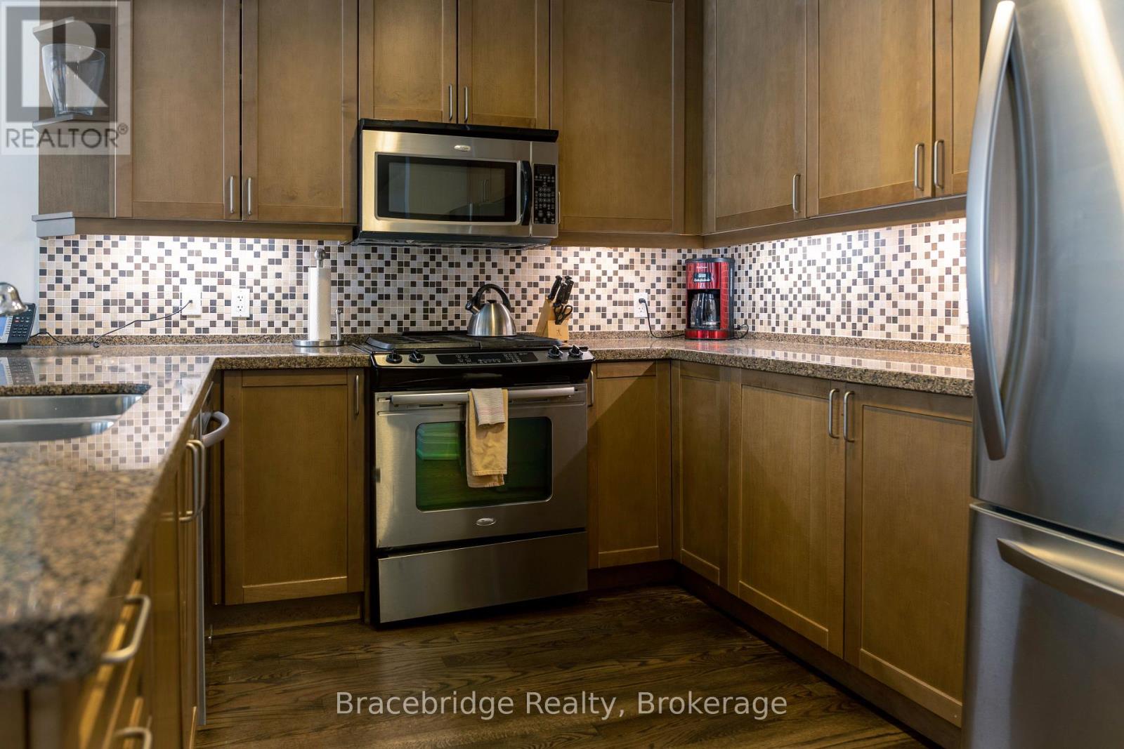 G103-d2 - 1869 Muskoka Road 118 Highway W, Muskoka Lakes (monck (muskoka Lakes)), Ontario