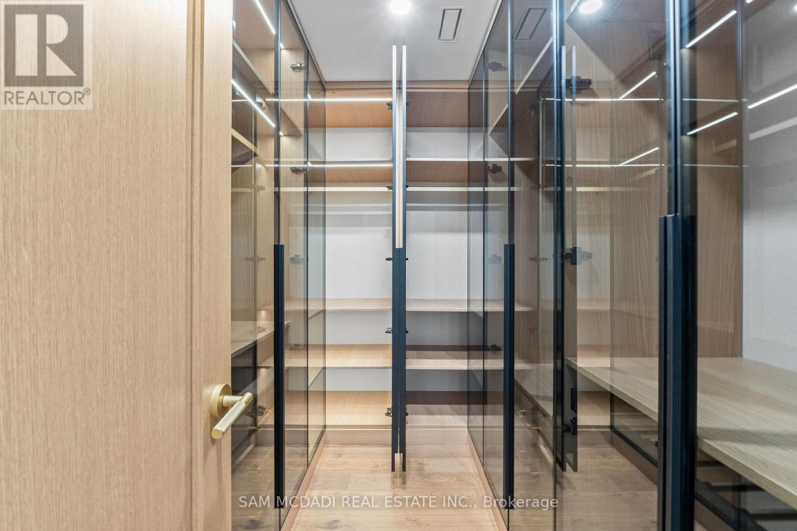 977 Unsworth Avenue, Burlington (bayview), Ontario