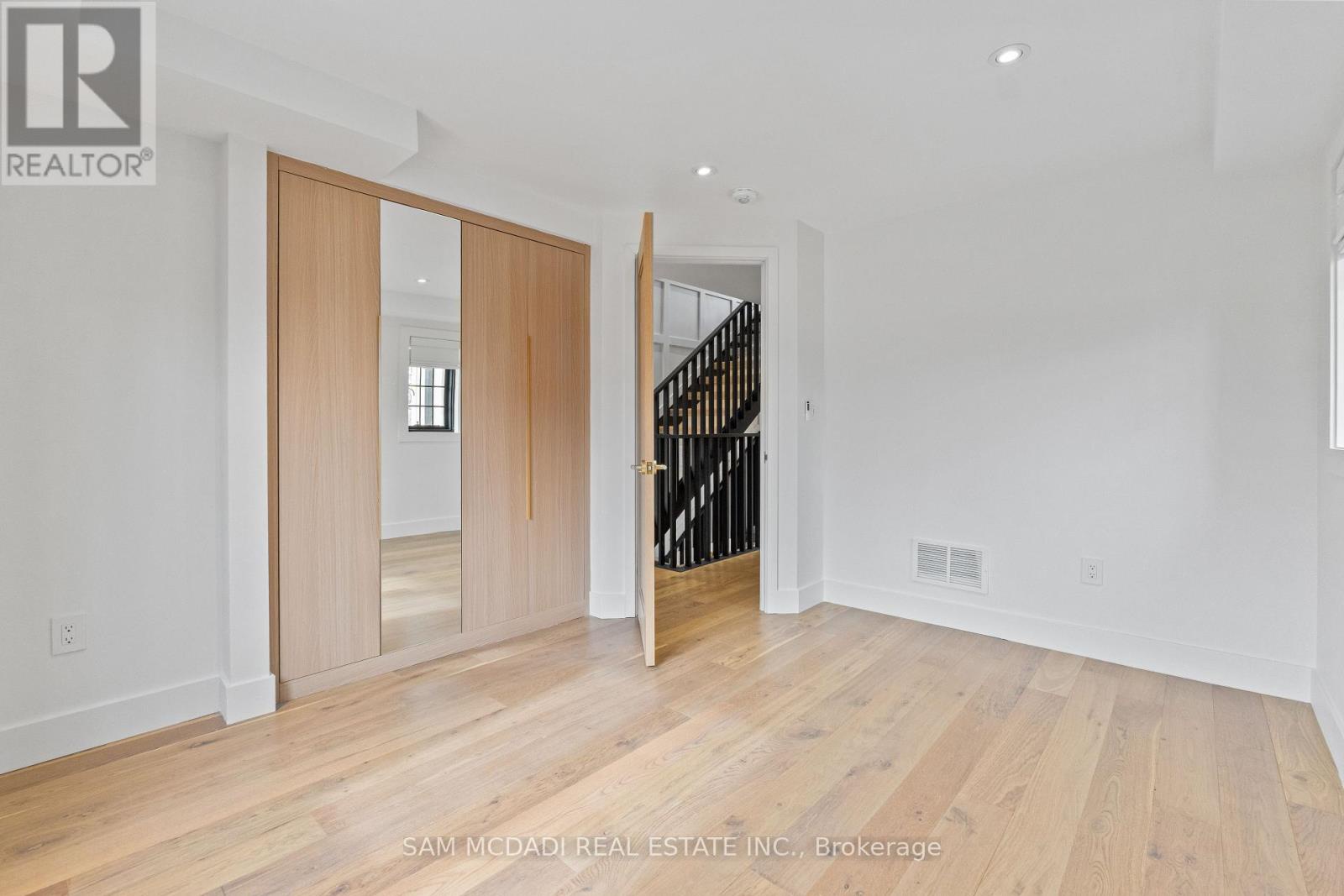 977 Unsworth Avenue, Burlington (bayview), Ontario