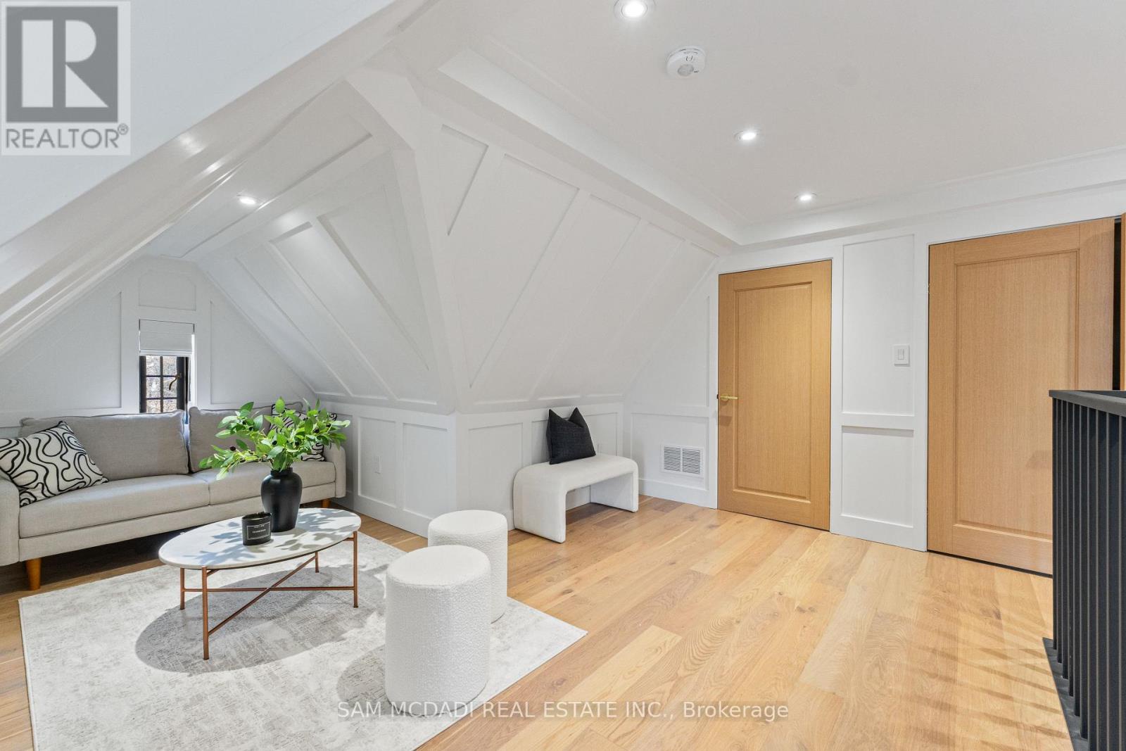 977 Unsworth Avenue, Burlington (bayview), Ontario