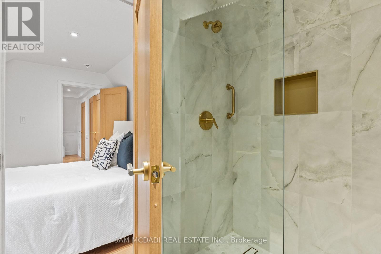 977 Unsworth Avenue, Burlington (bayview), Ontario