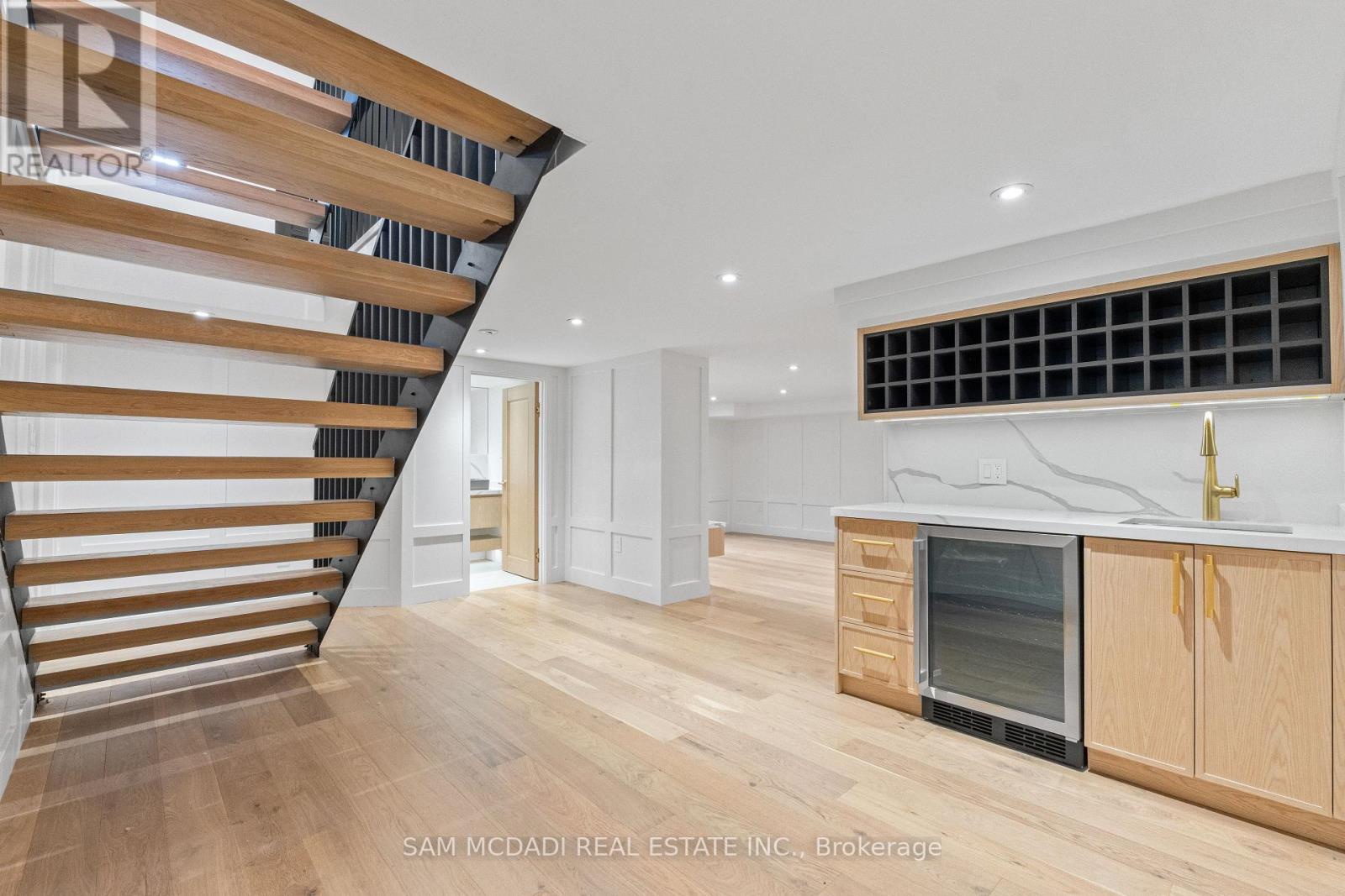 977 Unsworth Avenue, Burlington (bayview), Ontario