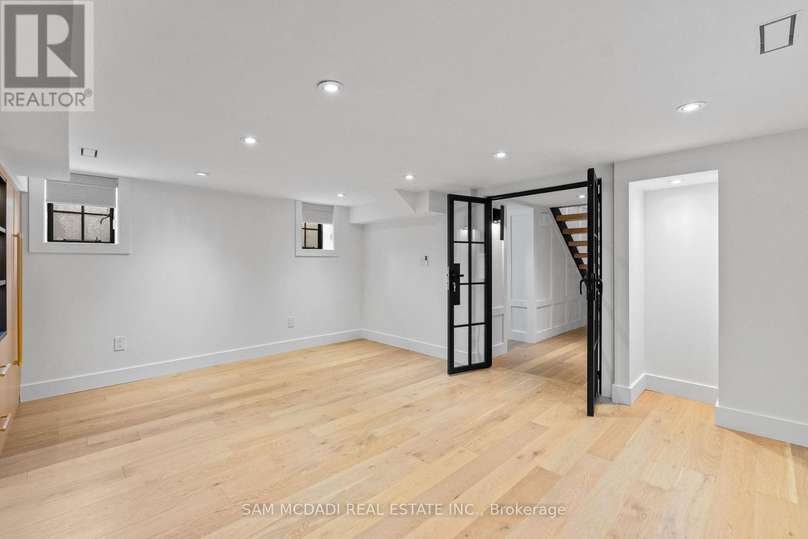 977 Unsworth Avenue, Burlington (bayview), Ontario