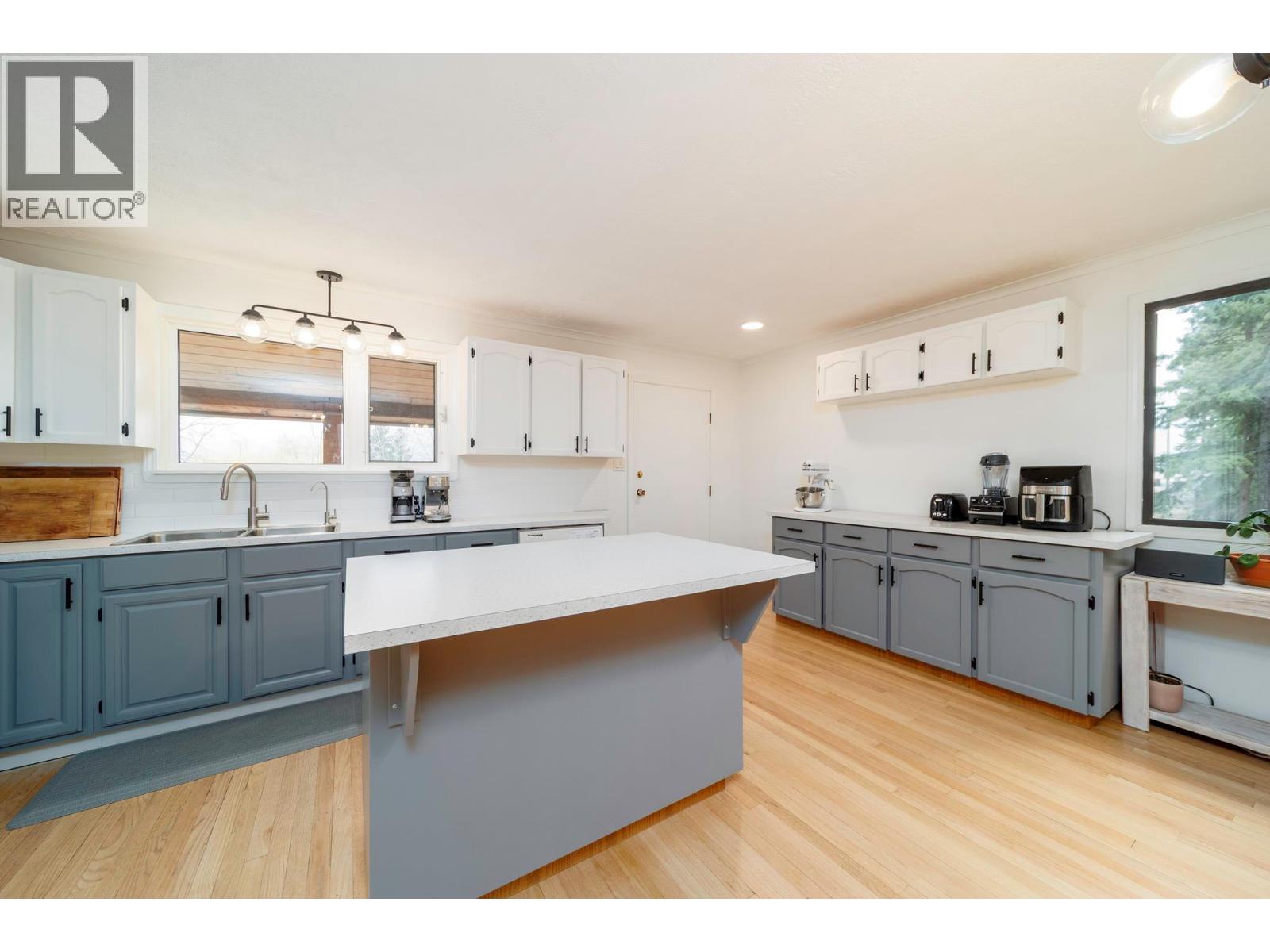 11011 Hallam Drive, Lake Country, British Columbia