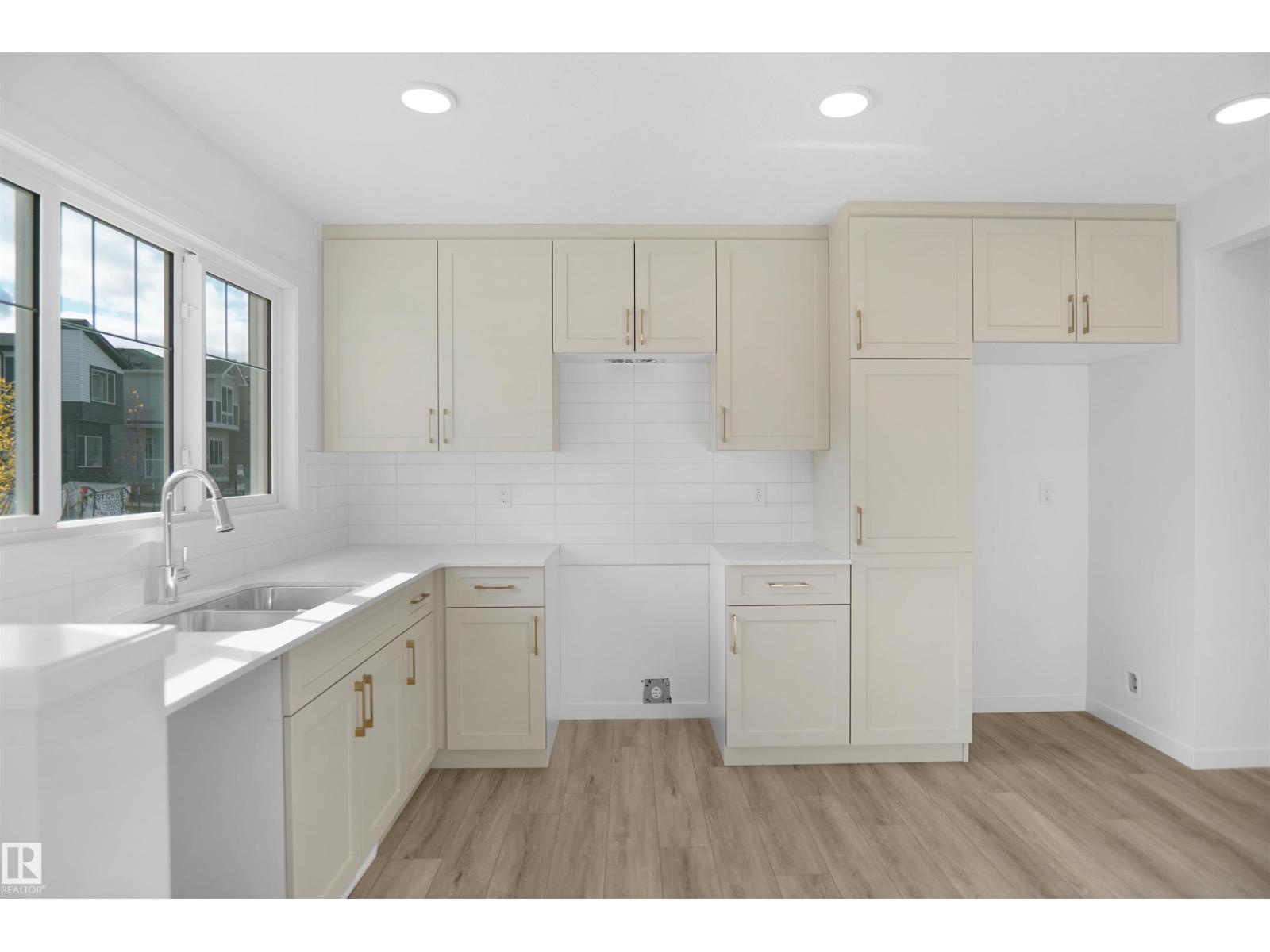 4352 Kinglet Dr Nw, Edmonton, Alberta