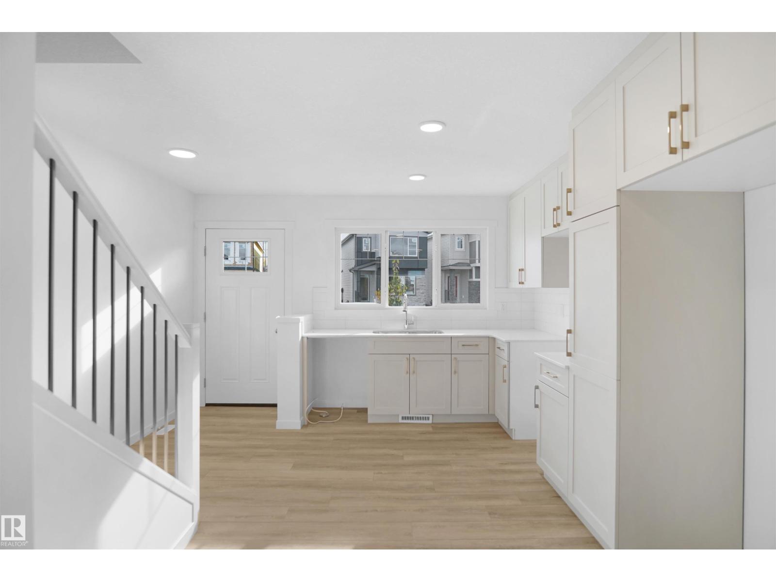 4352 Kinglet Dr Nw, Edmonton, Alberta