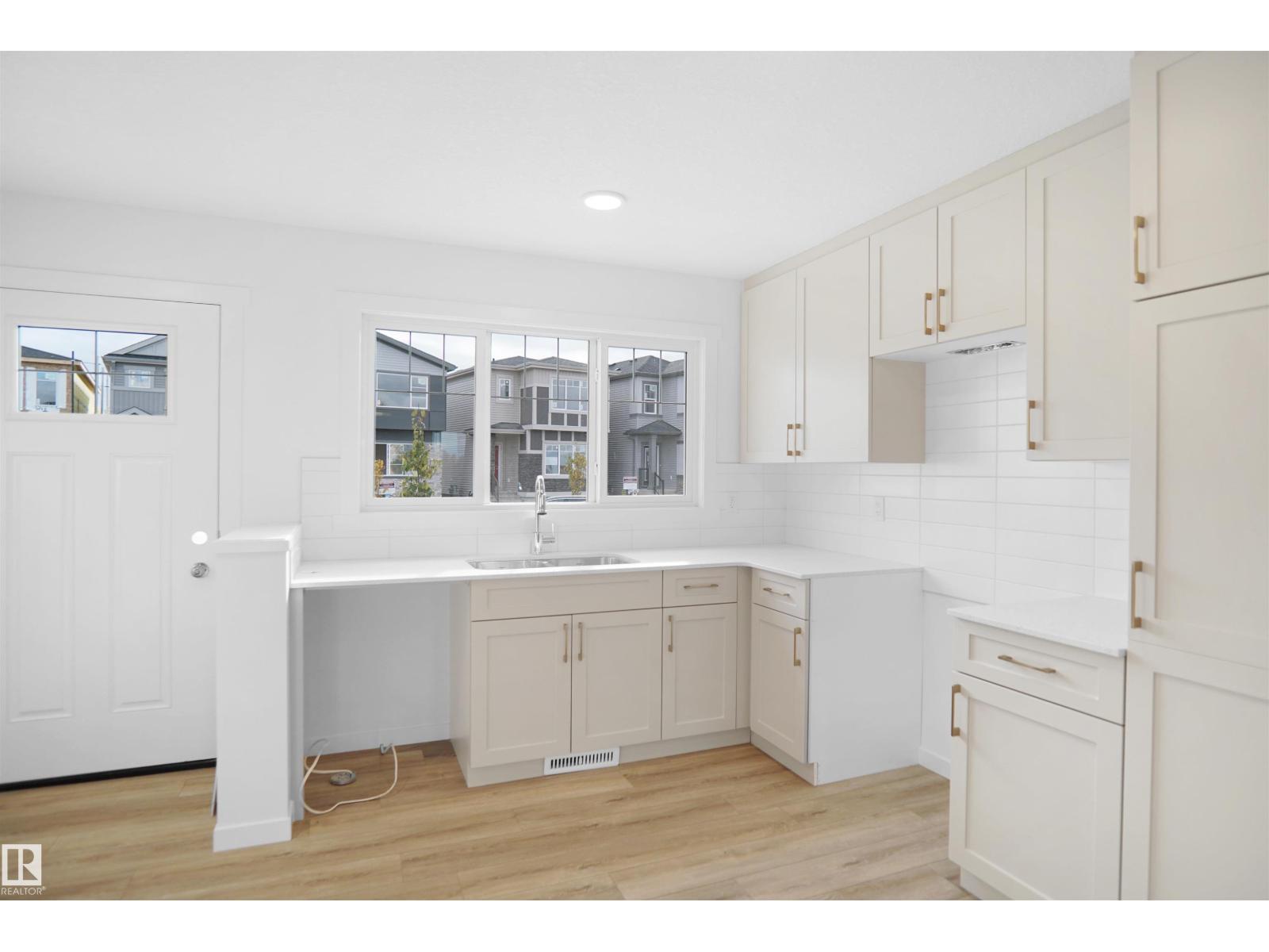 4352 Kinglet Dr Nw, Edmonton, Alberta