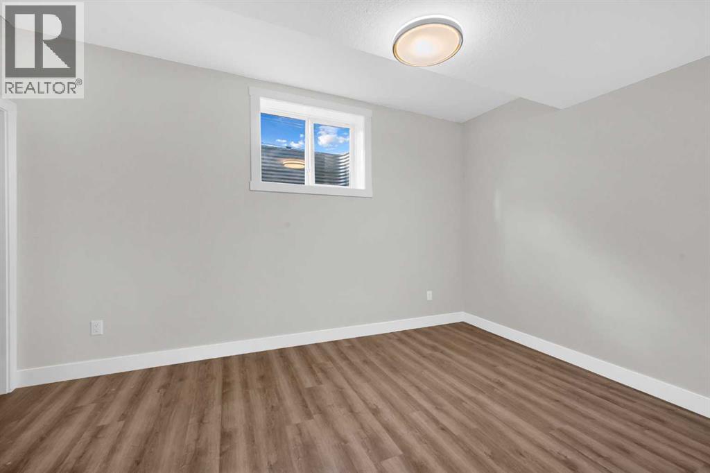 8114 Bowness Road Nw, Calgary, Alberta