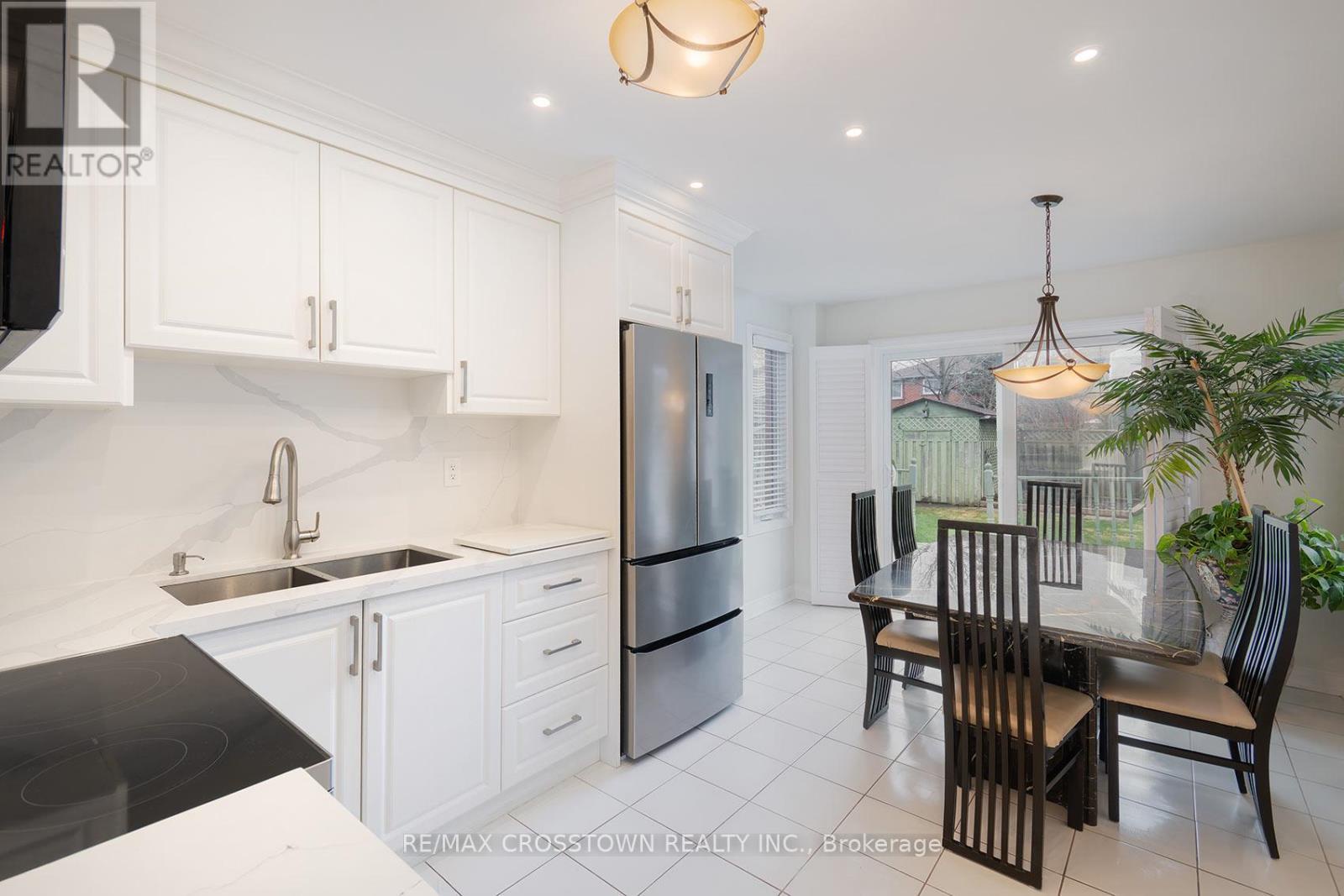 119 Fieldgate Drive, Vaughan (maple), Ontario