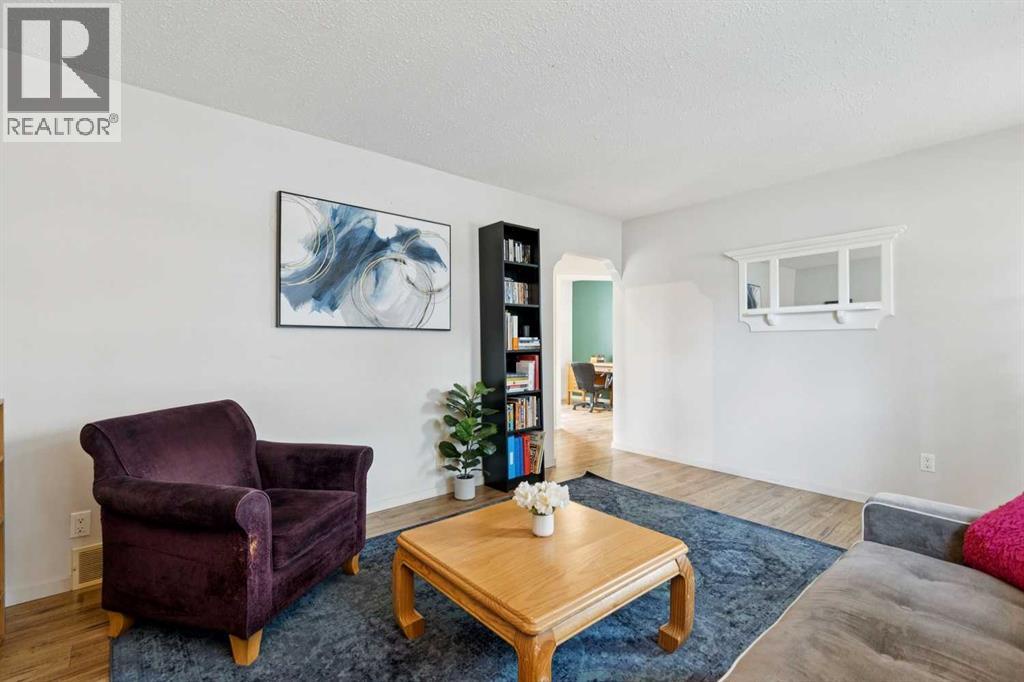 6507 34 Avenue Nw, Calgary, Alberta