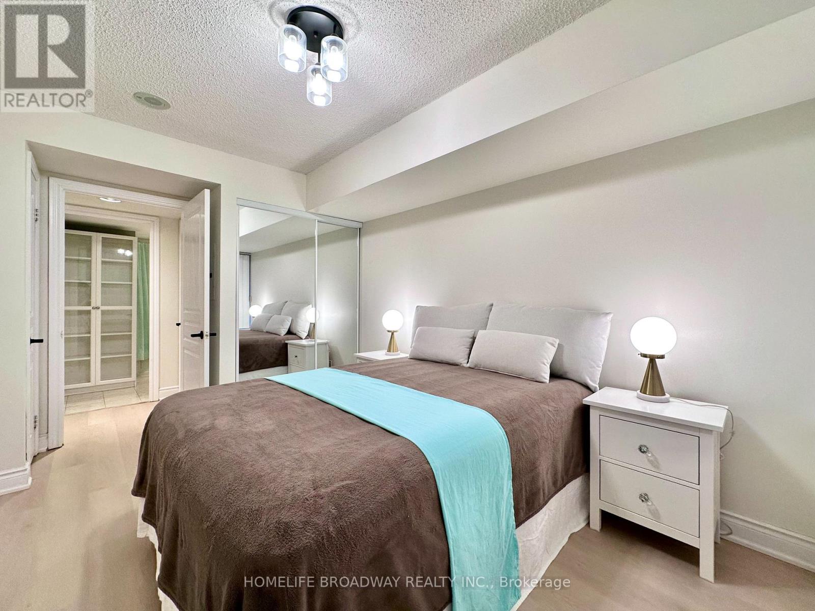 521 - 15 Northtown Way, Toronto (willowdale East), Ontario