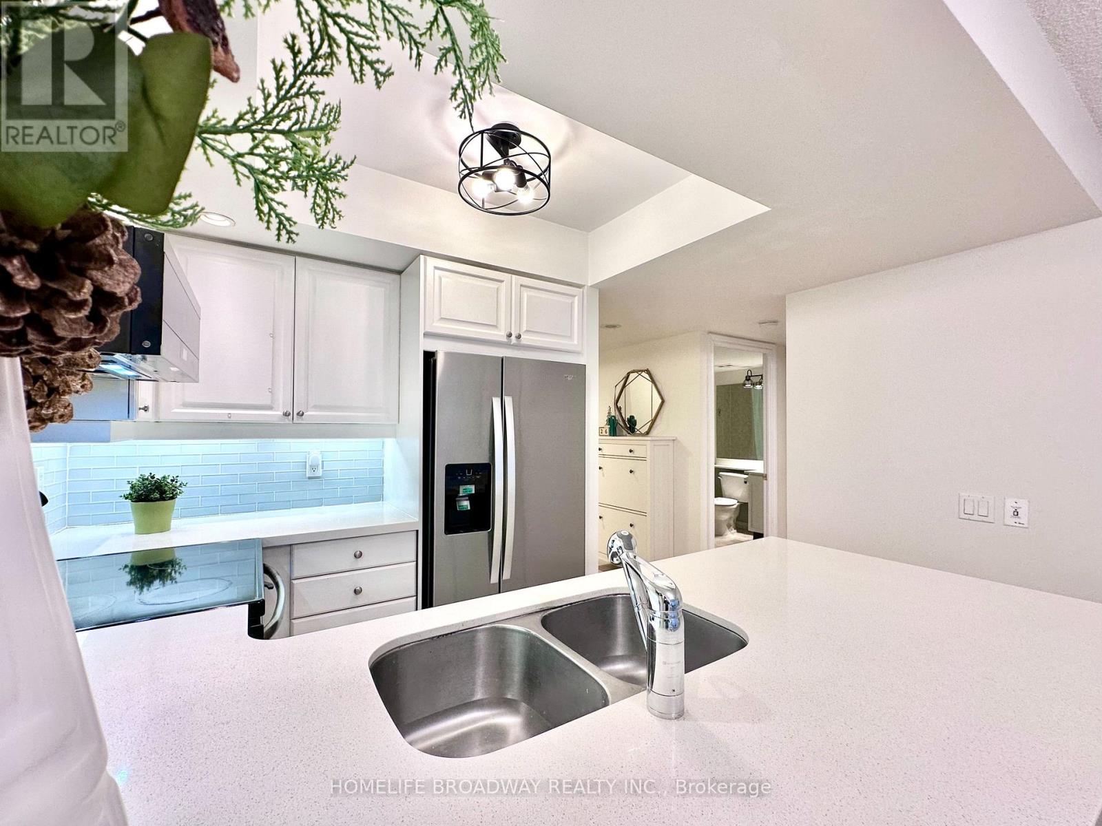 521 - 15 Northtown Way, Toronto (willowdale East), Ontario