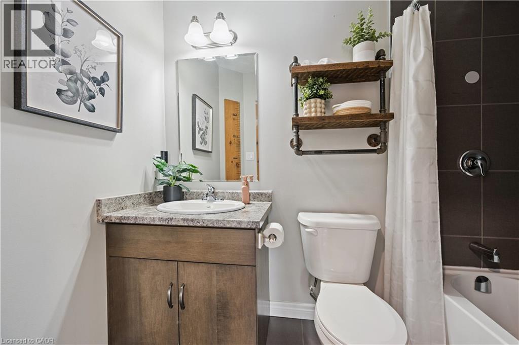 346 Finoro Crescent, Elmira, Ontario