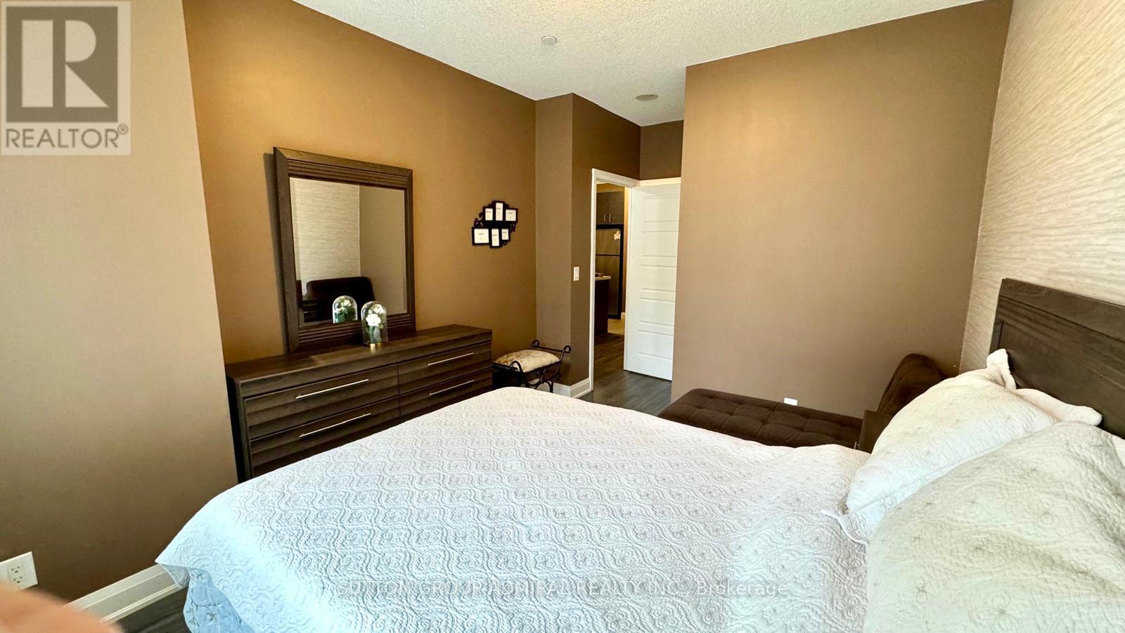 120 - 8228 Birchmount Road, Markham (unionville), Ontario